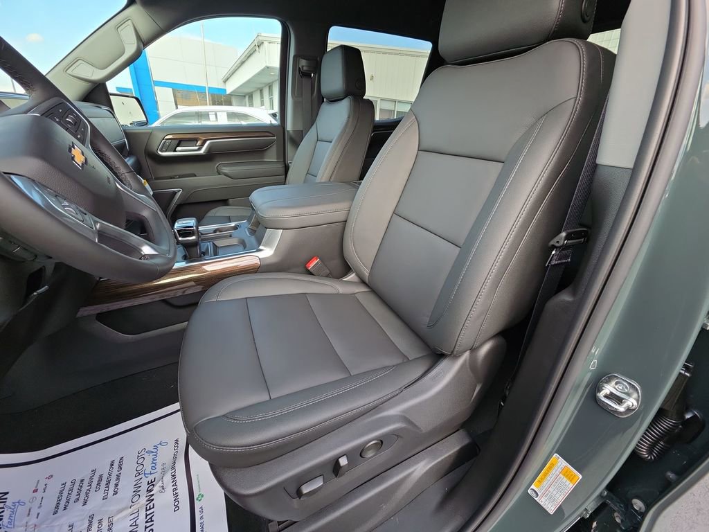 New 2026 Chevrolet Silverado 1500 LT w/ Leather Package AWD/4WD image 11