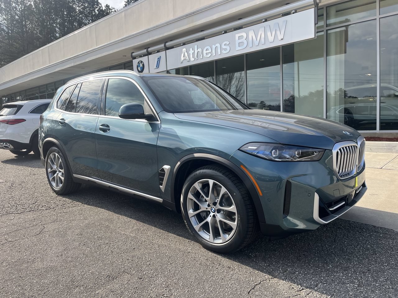 Used 2026 BMW X5 xDrive50e w/ Executive Package AWD/4WD image 2