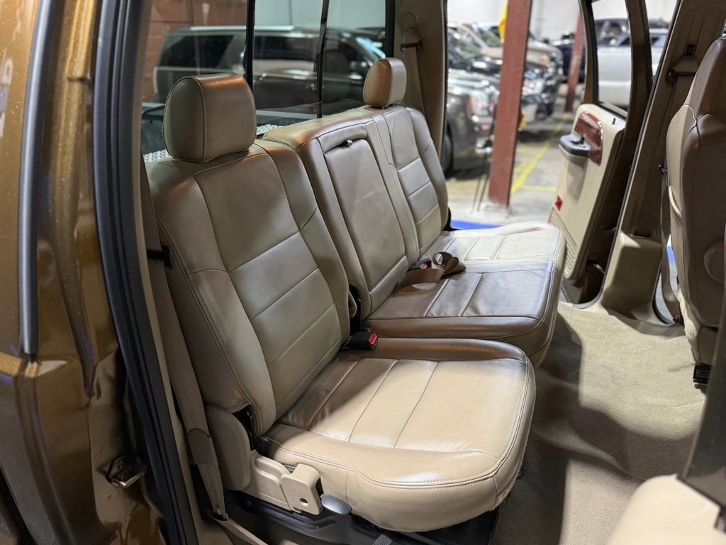 Used 2005 Ford F350 Lariat image 23
