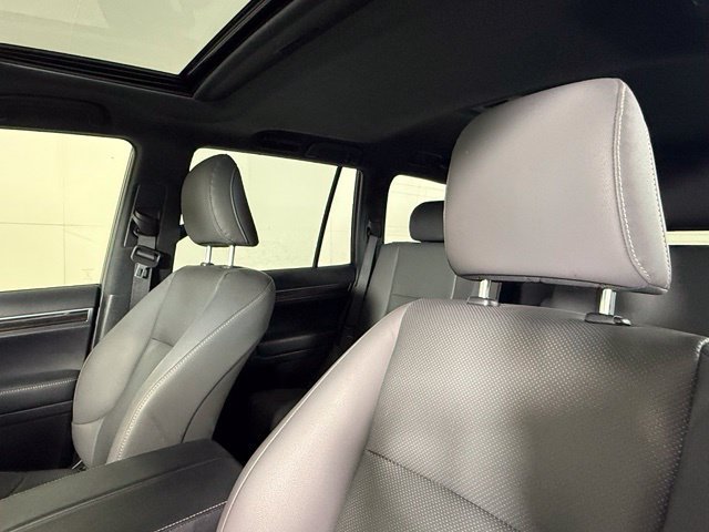 Used 2023 Lexus GX 460 Premium w/ Accessory Package AWD/4WD image 16