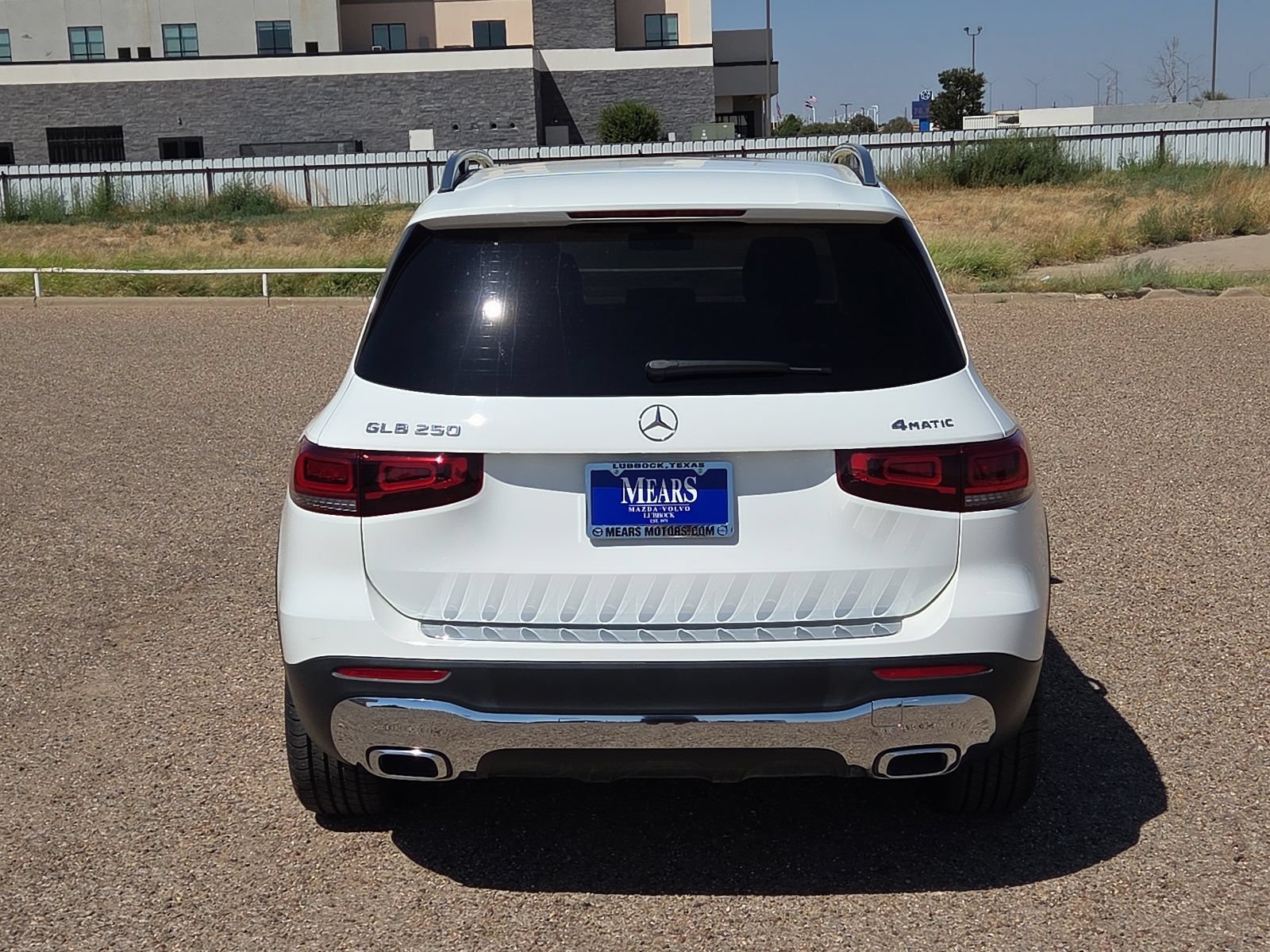 Used 2022 Mercedes-Benz GLB 250 4MATIC w/ Premium Package Lite image 4