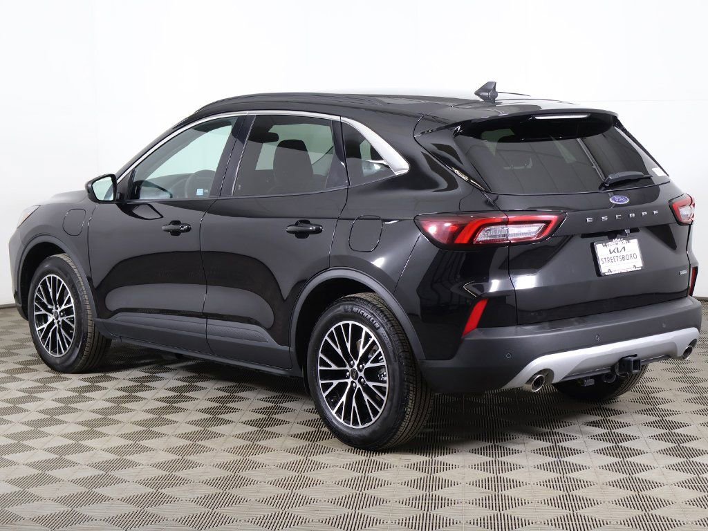 Used 2023 Ford Escape SE w/ Class II Trailer Tow Package image 11