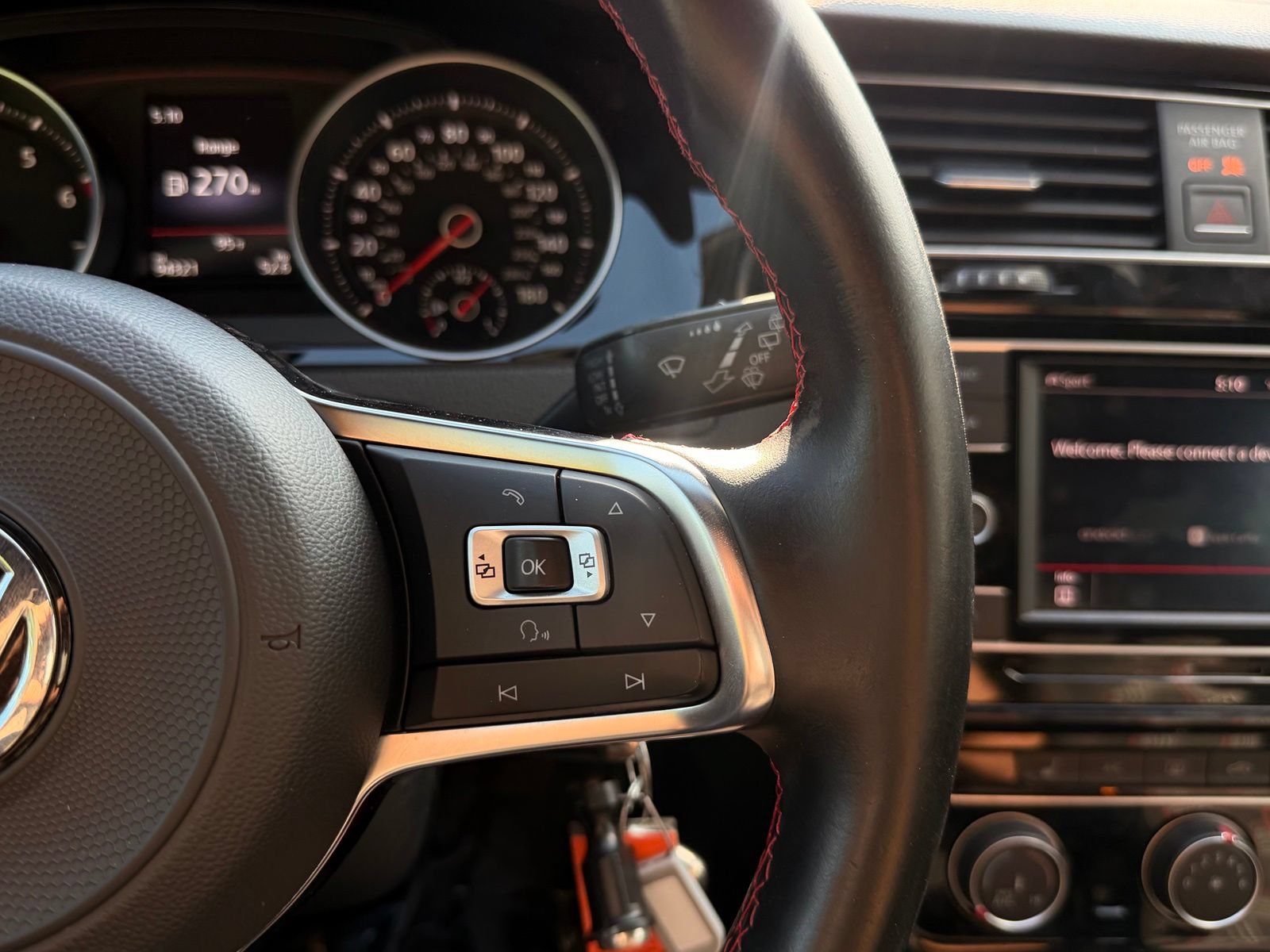 Used 2018 Volkswagen GTI SE FWD image 34