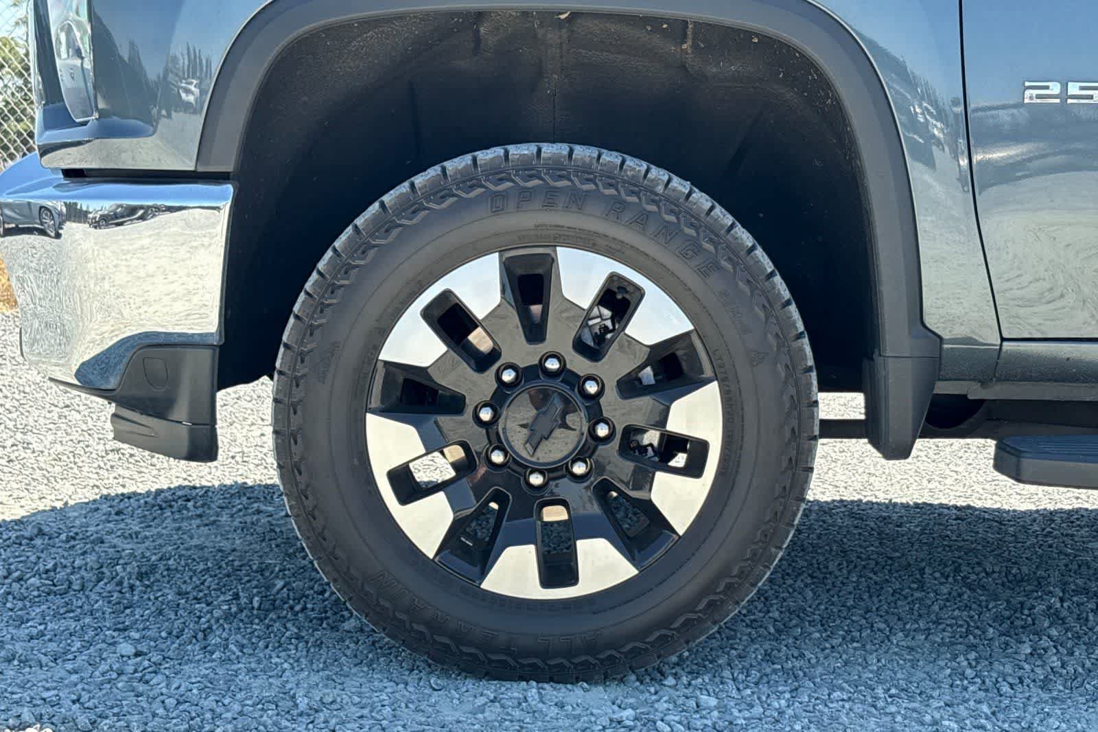 Used 2020 Chevrolet Silverado 2500 LT w/ Convenience Package AWD/4WD image 12