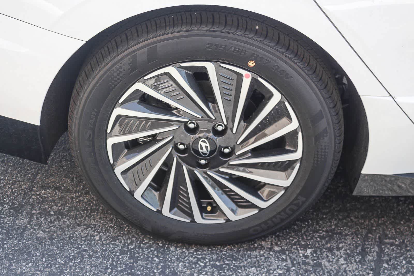 New 2026 Hyundai Sonata Limited FWD image 9