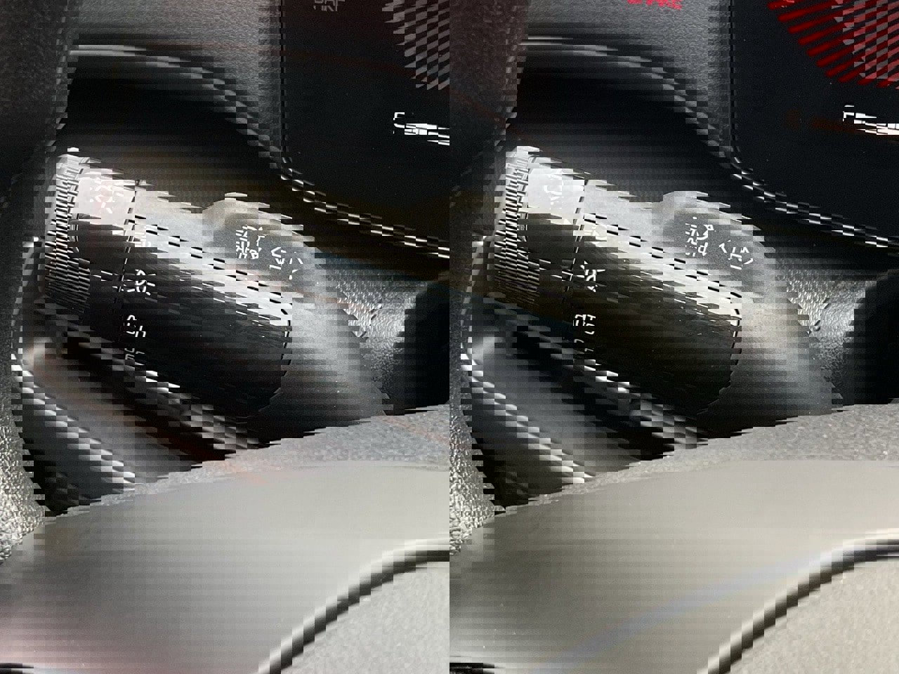 Used 2025 Kia K4 LXS image 24