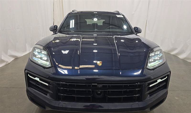Used 2024 Porsche Cayenne S w/ Premium Package Plus AWD/4WD image 2