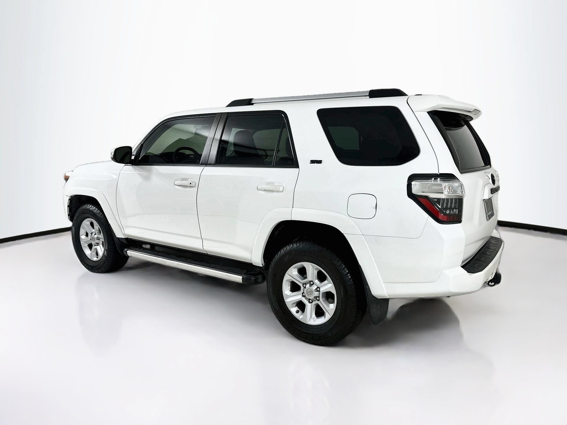 Used 2020 Toyota 4Runner SR5 Premium w/ Moonroof Package AWD/4WD image 6