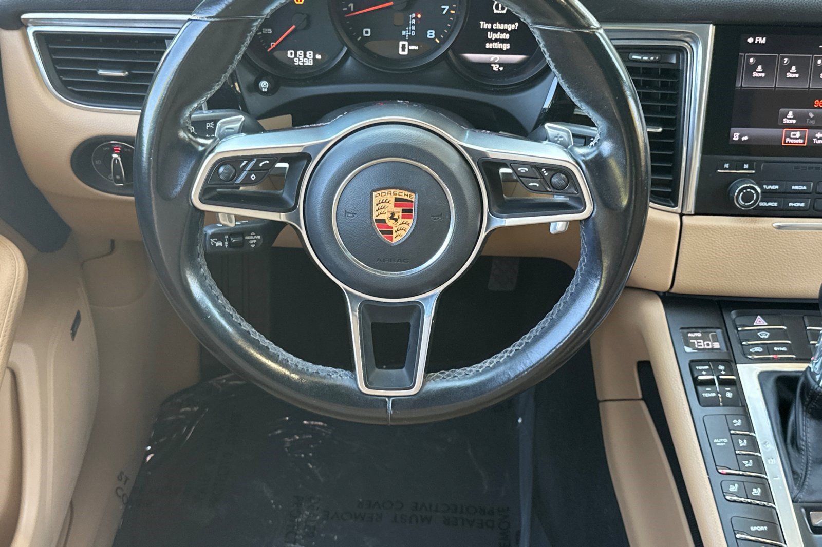 Used 2018 Porsche Macan AWD/4WD image 30