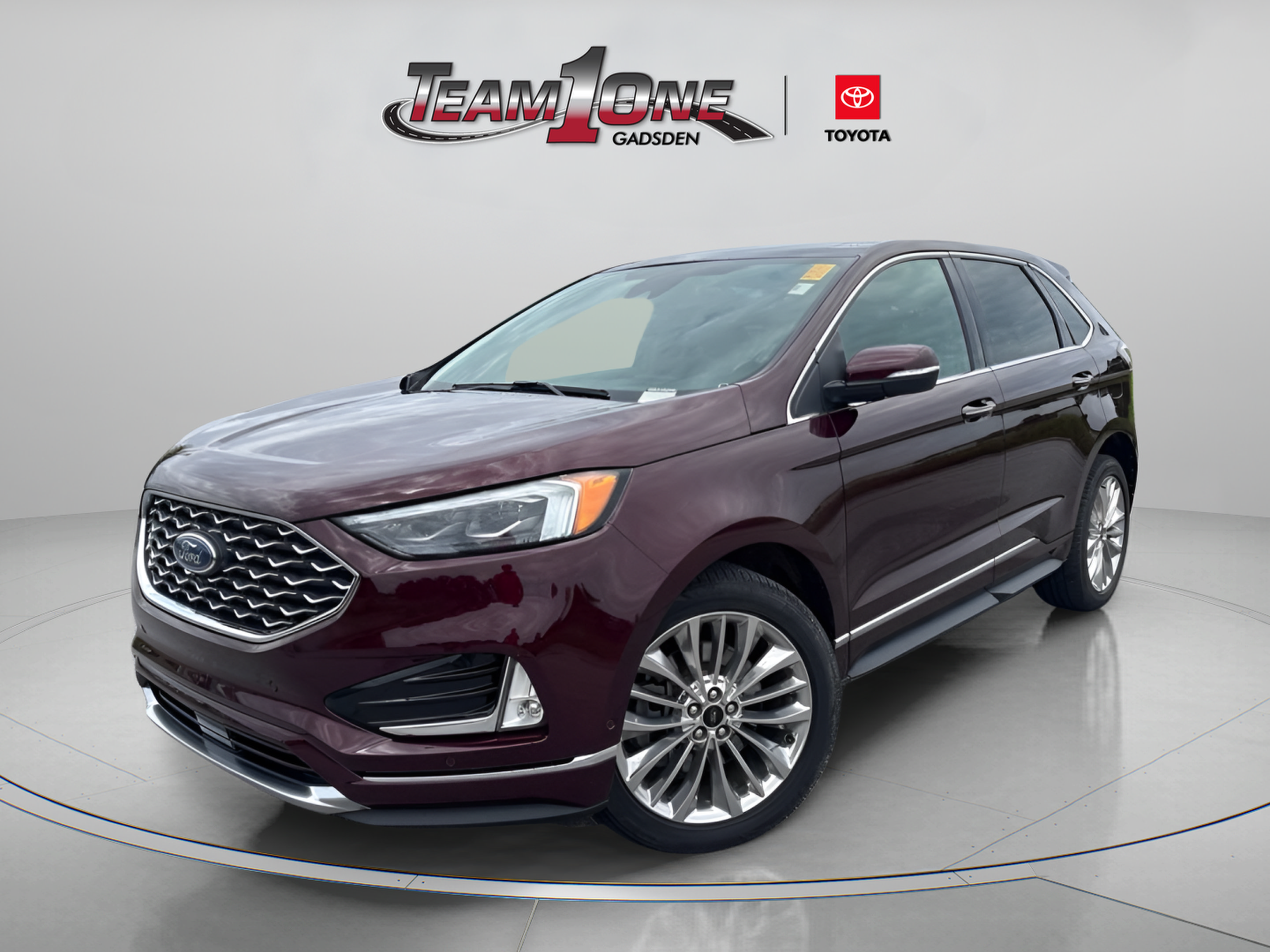 Used 2021 Ford Edge Titanium w/ Equipment Group 301A AWD/4WD image 4