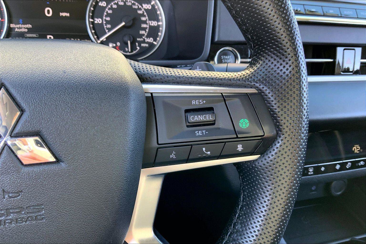 Used 2024 Mitsubishi Outlander SE image 18