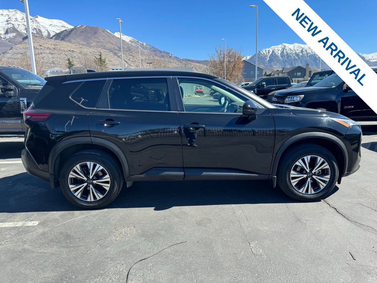 Used 2022 Nissan Rogue SV image 8