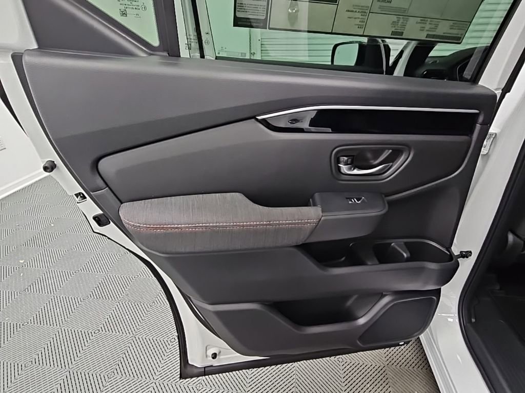 New 2025 Honda Pilot Sport image 30