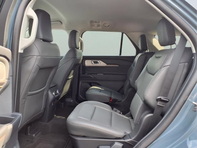 Used 2026 Ford Explorer Active w/ Active Comfort Package AWD/4WD image 13