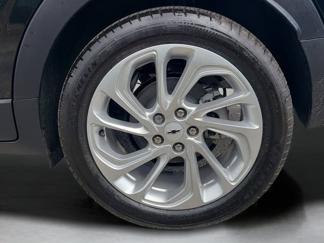 New 2027 Chevrolet Bolt LT w/ Comfort Package FWD image 7