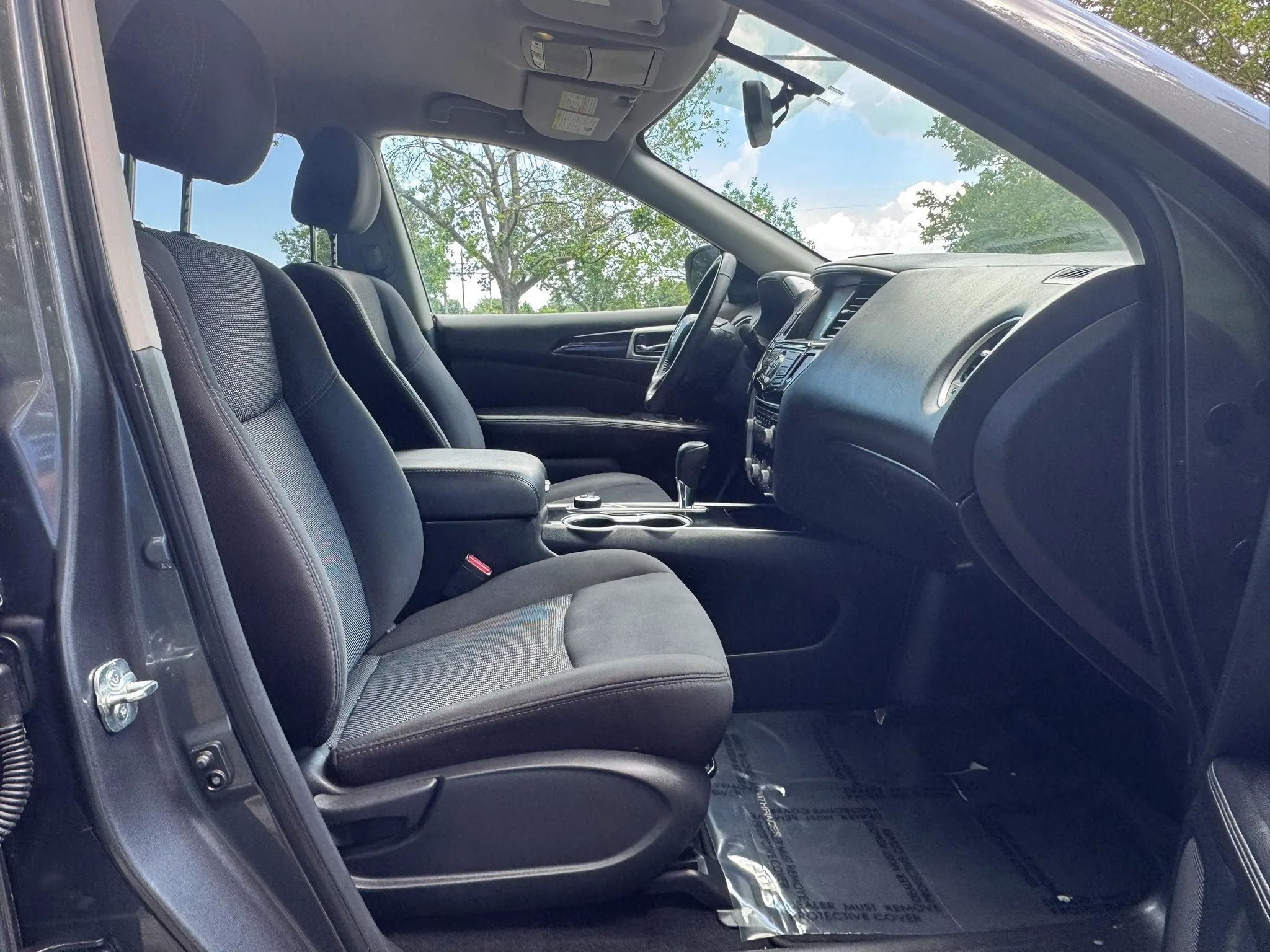 Used 2019 Nissan Pathfinder SV AWD/4WD image 14