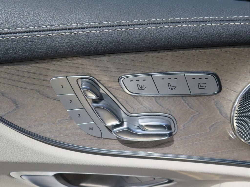 Used 2023 Mercedes-Benz E 450 Cabriolet image 11