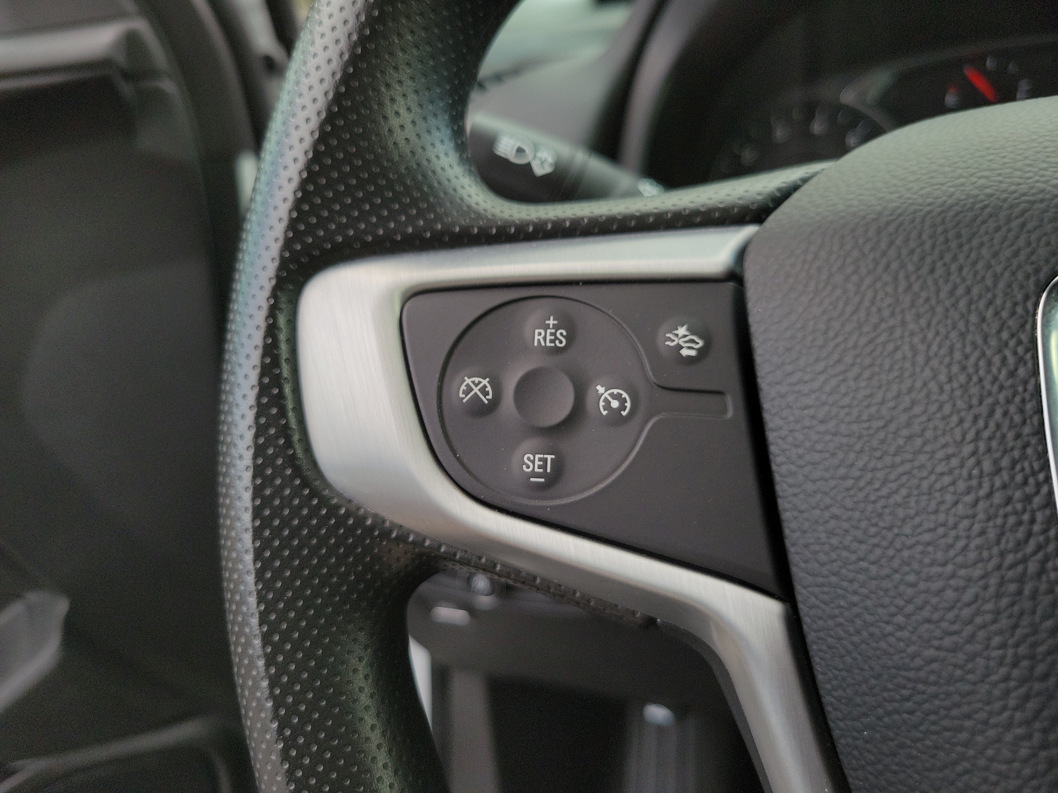 Used 2024 GMC Terrain SLE FWD image 26