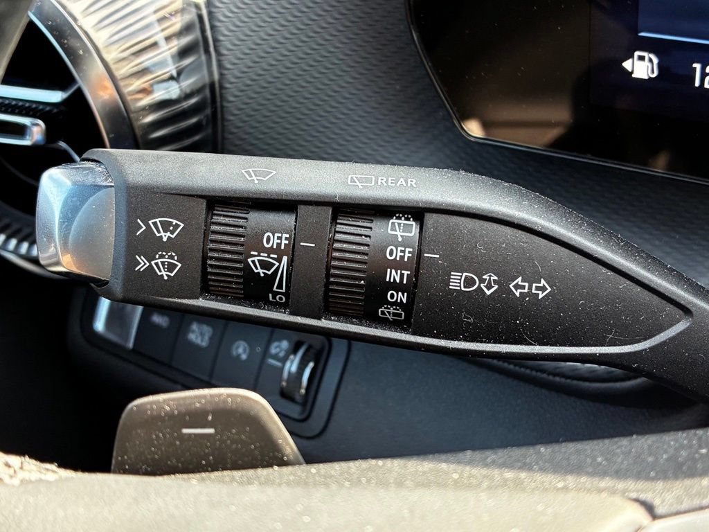 Used 2025 Chevrolet Equinox LT w/ Safety and Technology Package AWD/4WD image 13