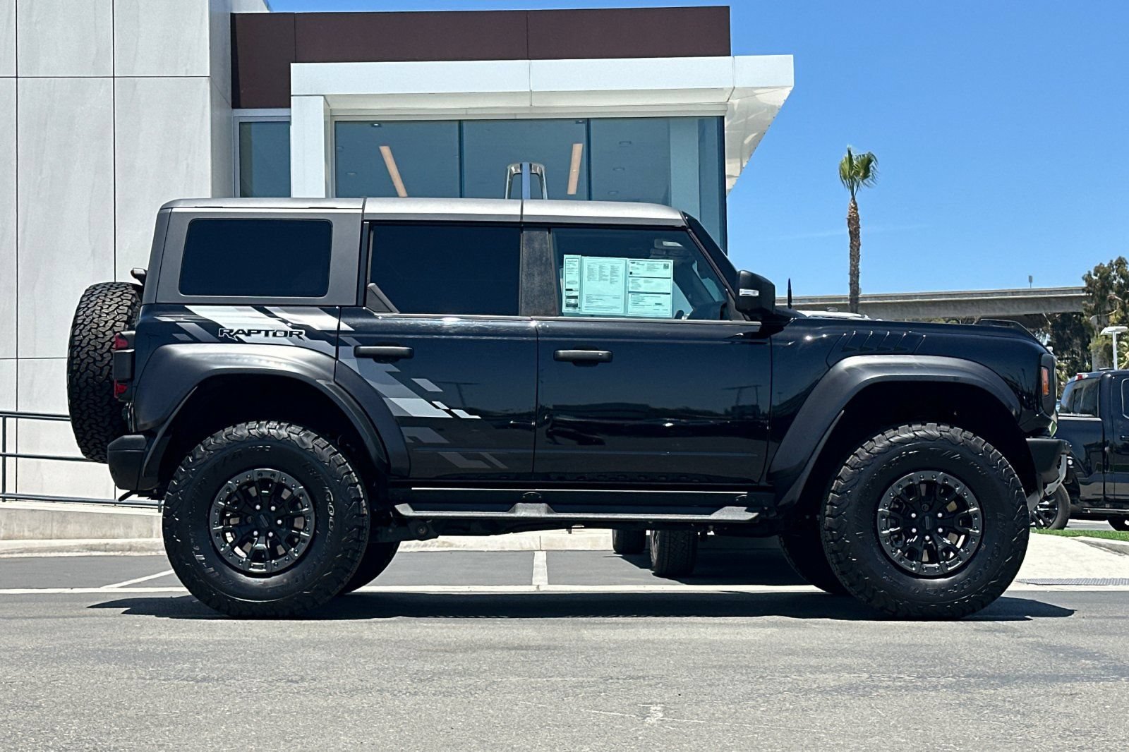 Certified 2024 Ford Bronco Raptor w/ Interior Carbon Fiber Pack 6 AWD/4WD image 2