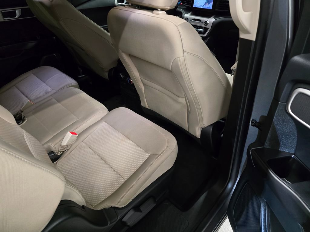 Used 2023 Ford Explorer 2WD image 31