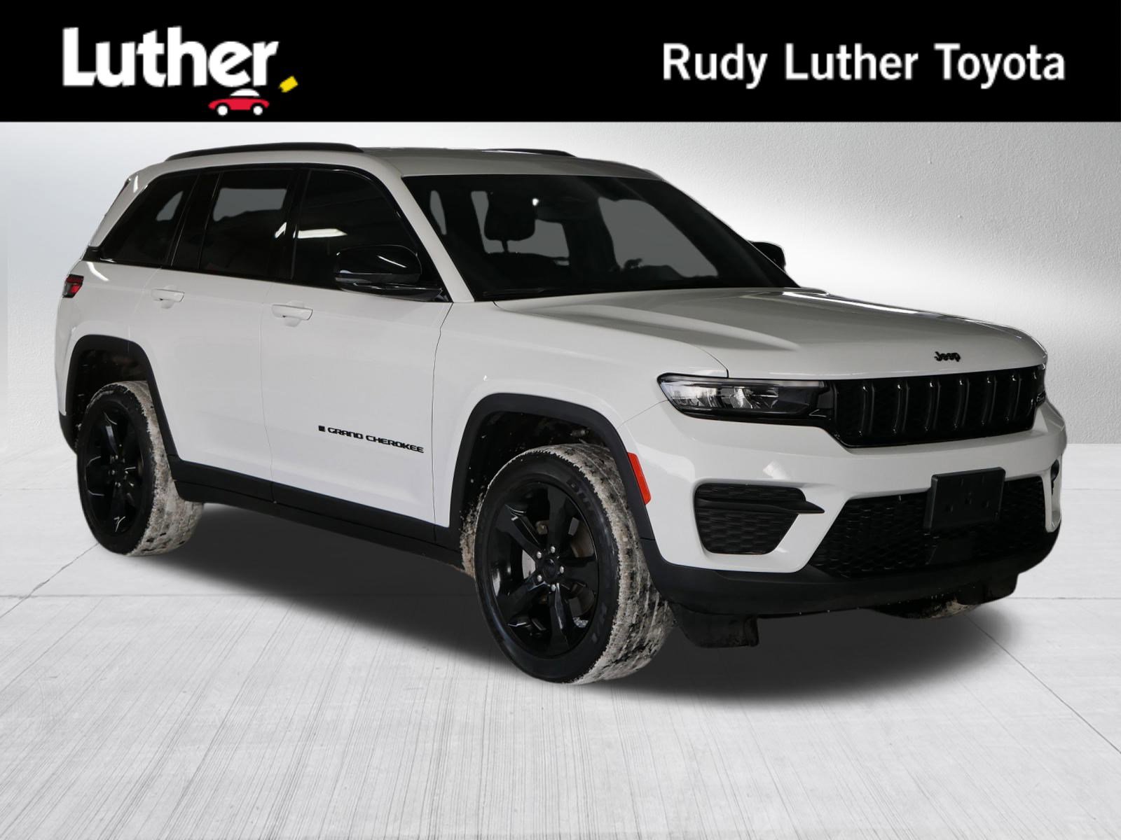 Used 2022 Jeep Grand Cherokee Altitude