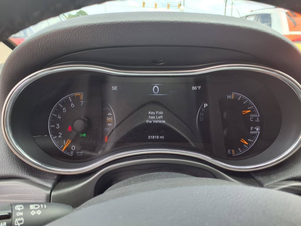 Used 2022 Jeep Grand Cherokee Laredo E AWD/4WD image 29