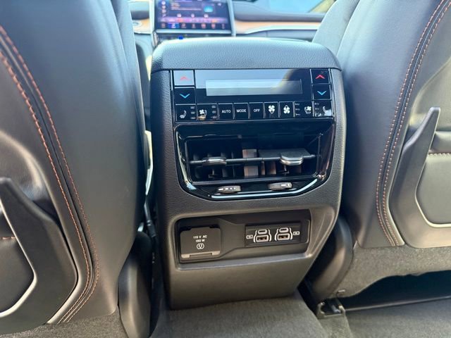 New 2025 Jeep Grand Cherokee Summit image 28