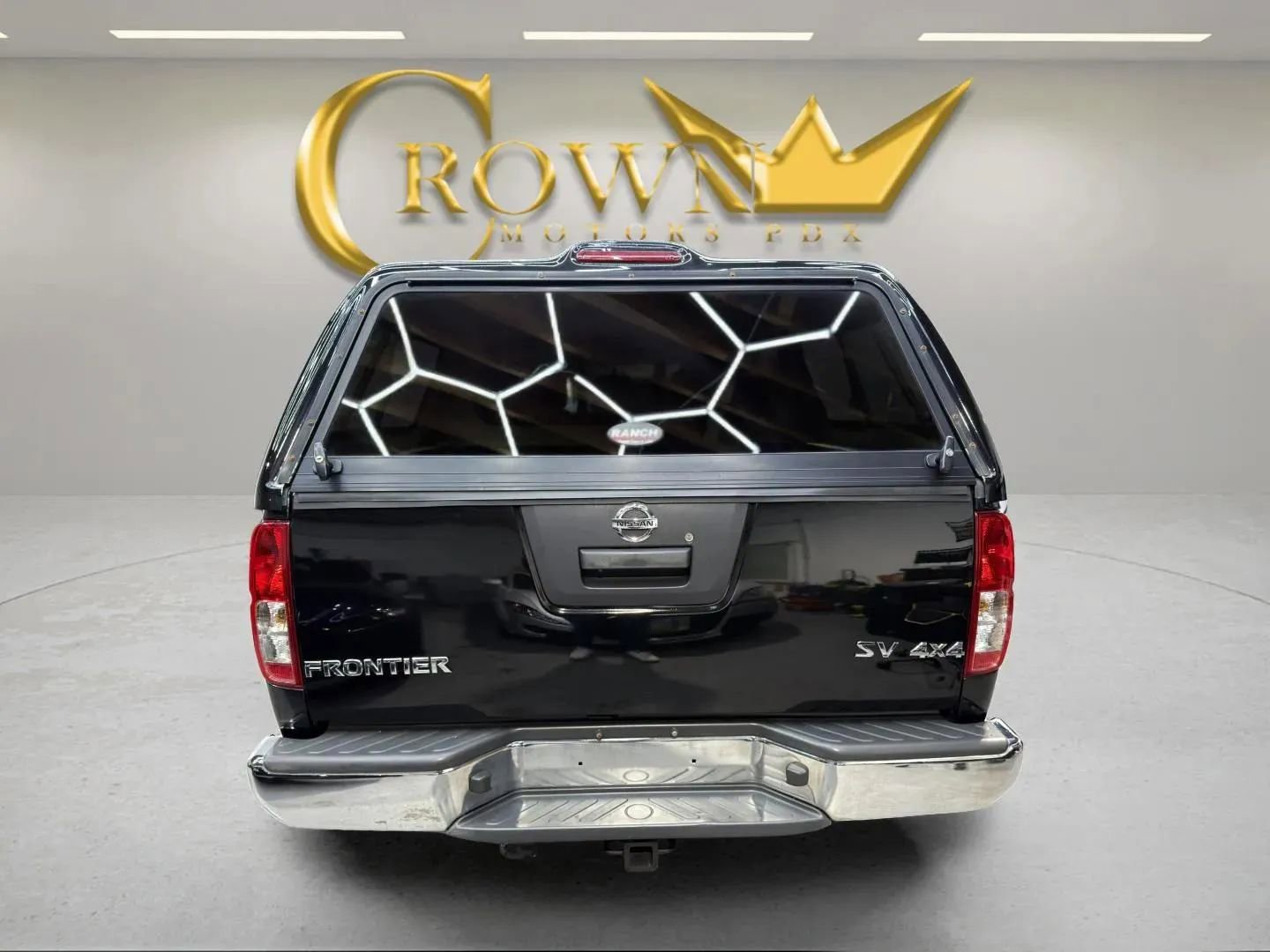 Used 2018 Nissan Frontier SV image 8