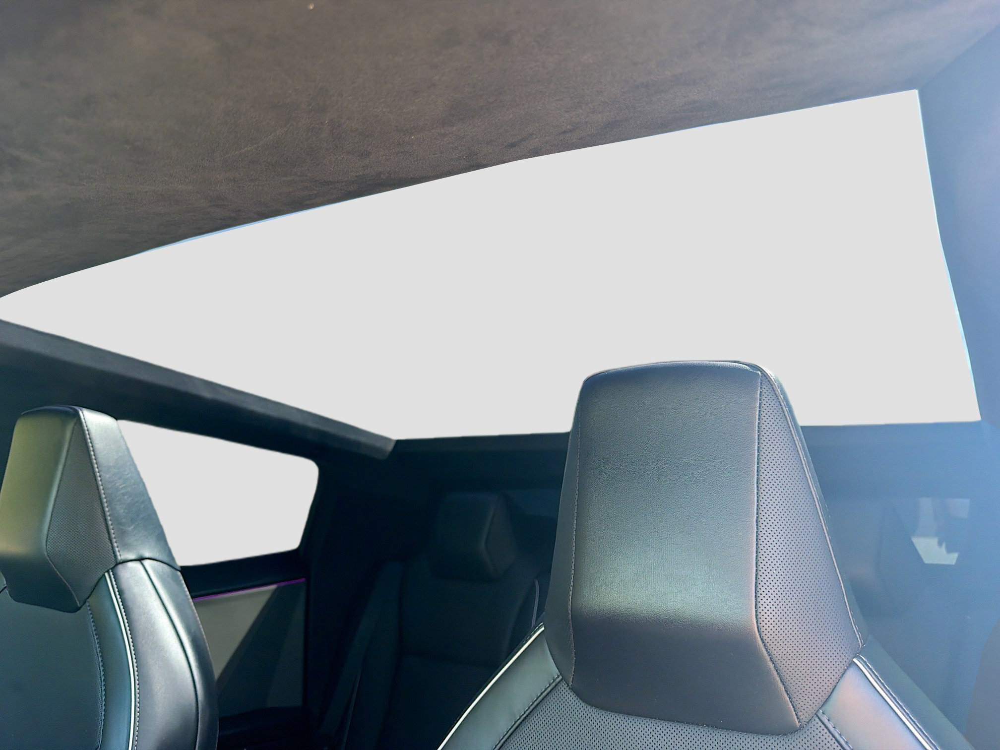 Used 2024 Tesla Cybertruck AWD Crew Cab image 27