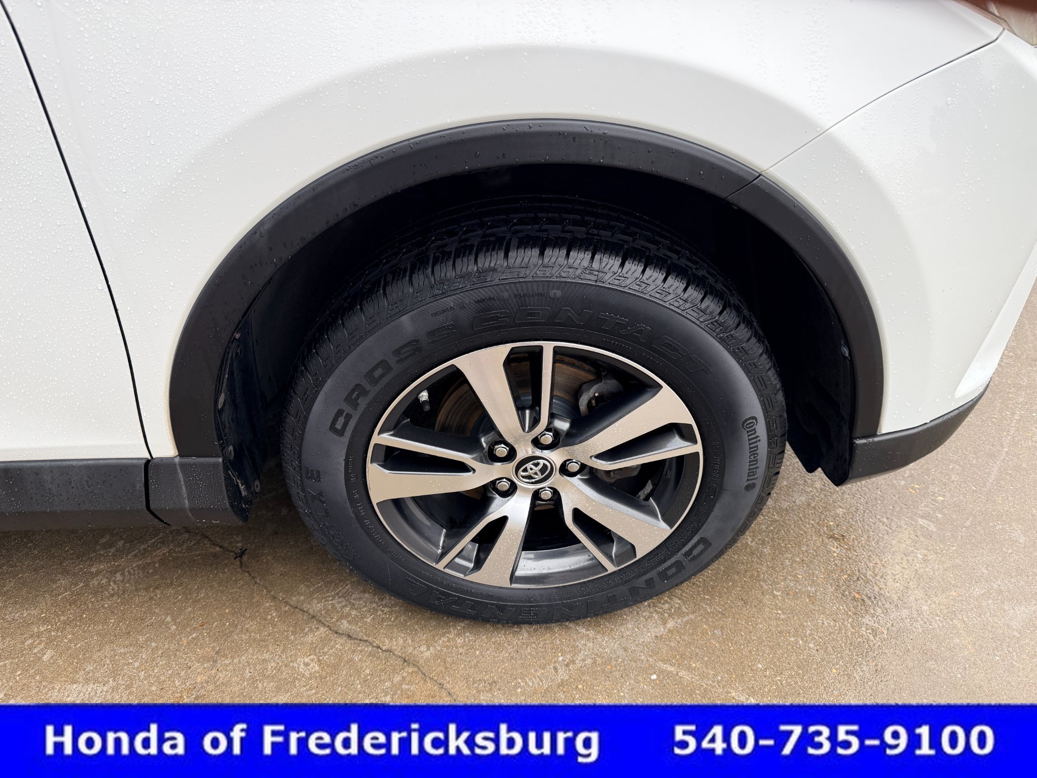 Used 2018 Toyota RAV4 XLE w/ Plus Extra Value Package AWD/4WD image 13
