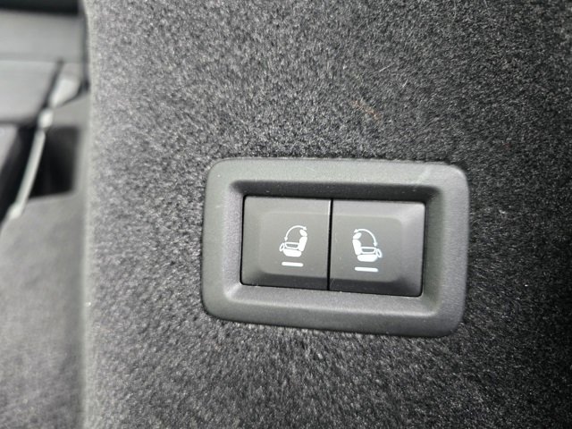 Used 2021 Jeep Grand Cherokee L Overland w/ Luxury Tech Group IV image 29