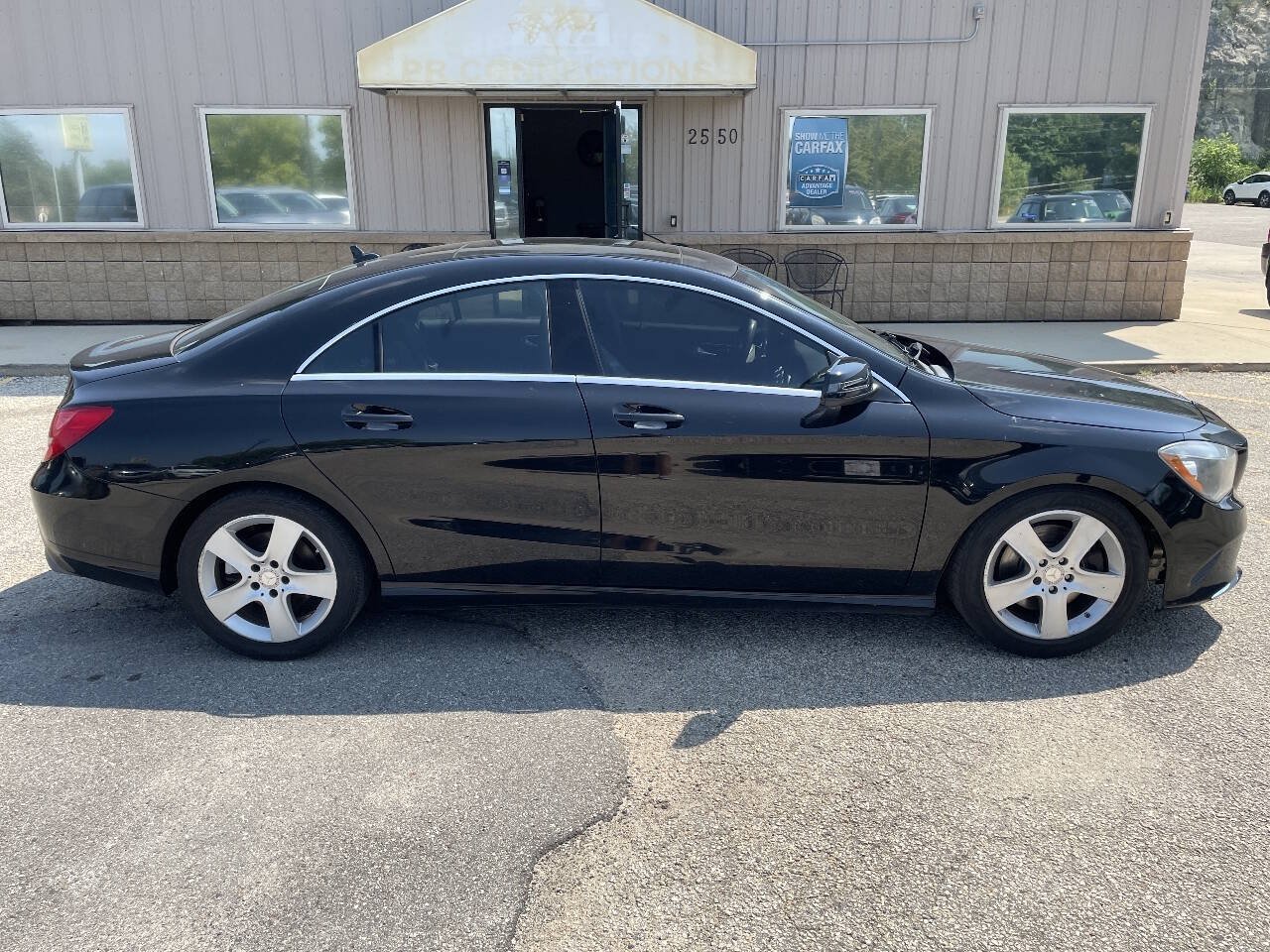 Used 2017 Mercedes-Benz CLA 250 4MATIC image 2