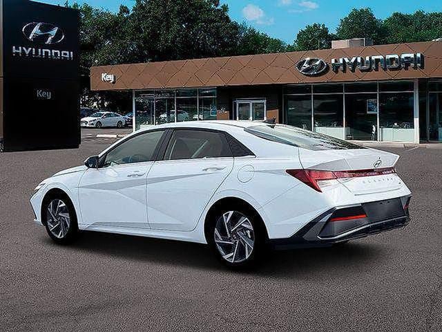 New 2026 Hyundai Elantra Limited FWD image 6