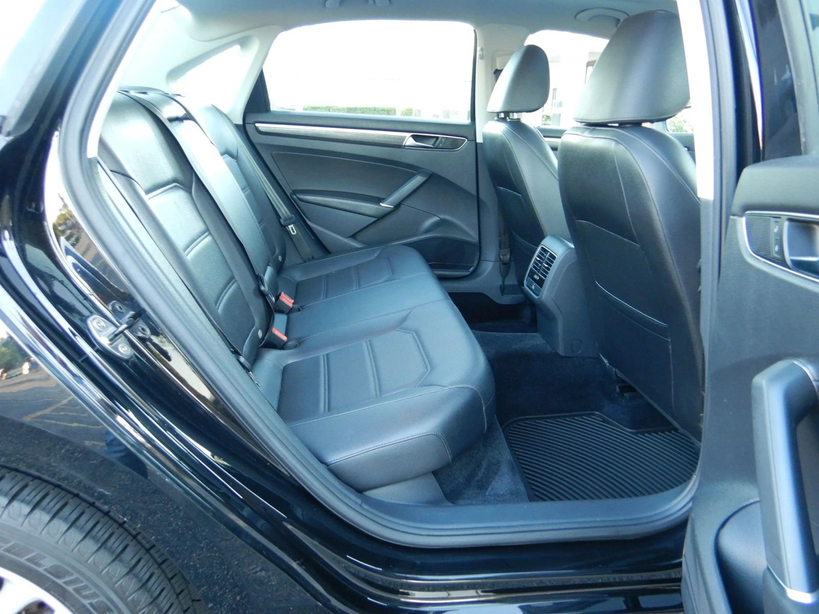 Used 2016 Volkswagen Passat 1.8T SE FWD image 23