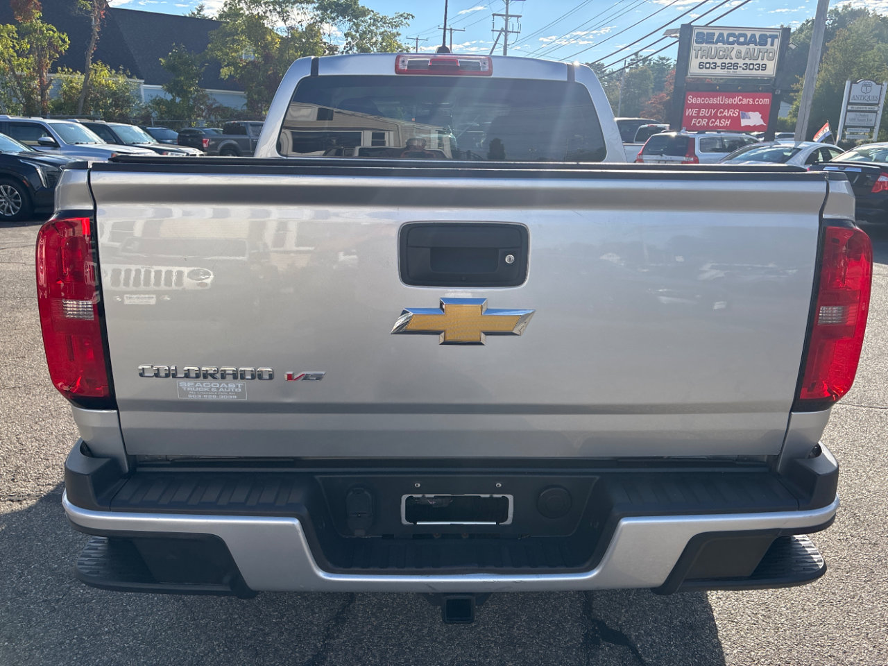 Used 2019 Chevrolet Colorado W/T w/ Custom Special Edition image 4