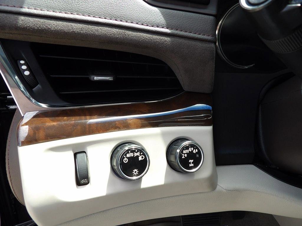 Used 2017 Cadillac Escalade ESV Luxury image 15