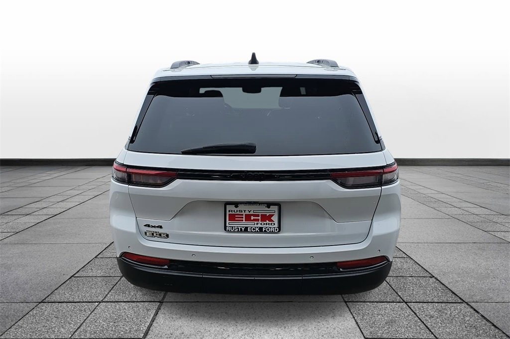 Used 2023 Jeep Grand Cherokee Altitude image 6