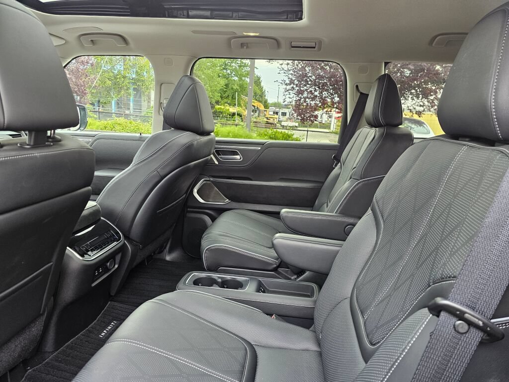 Used 2025 INFINITI QX80 Sensory AWD/4WD image 21