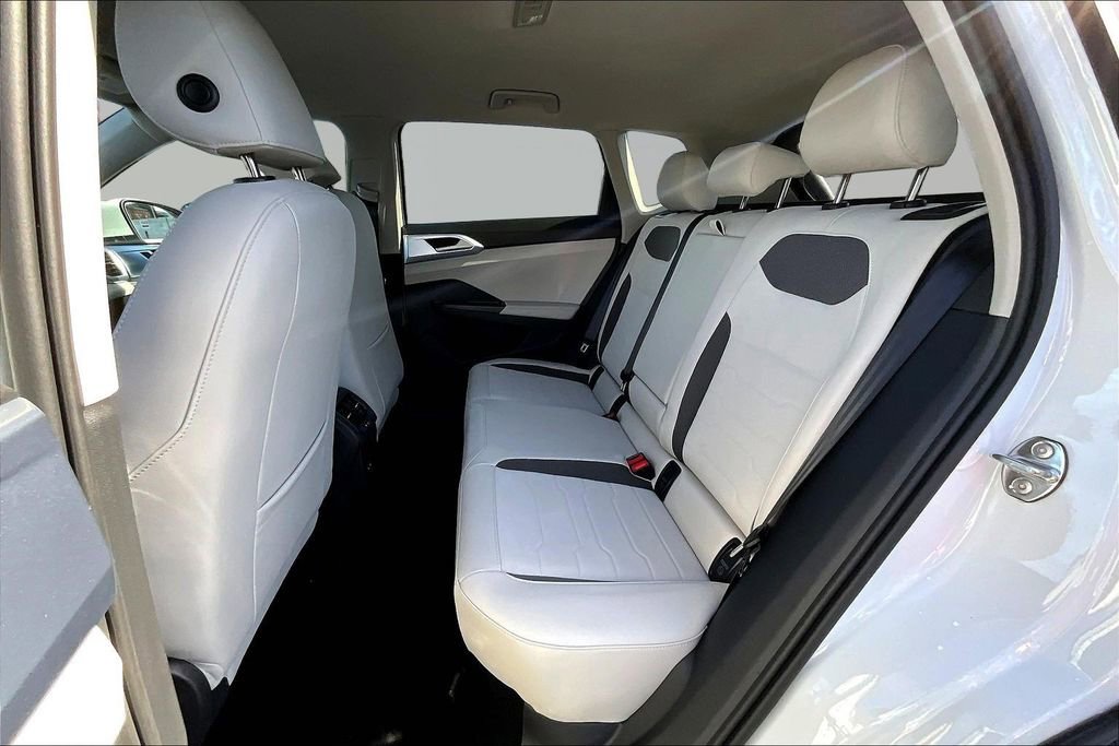 New 2026 Volkswagen Taos SE image 20
