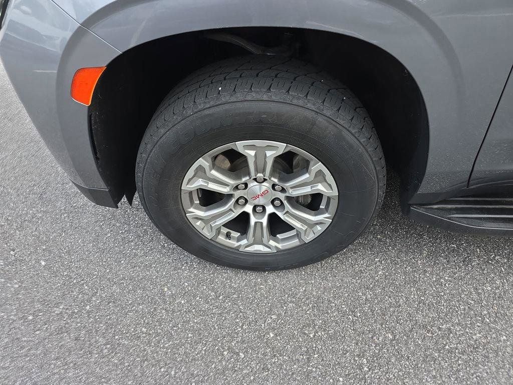 Used 2022 GMC Yukon XL SLE image 11