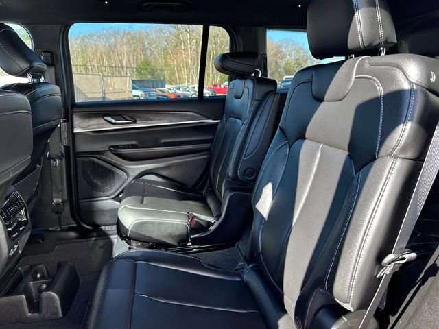 Used 2024 Jeep Grand Cherokee L Limited image 17