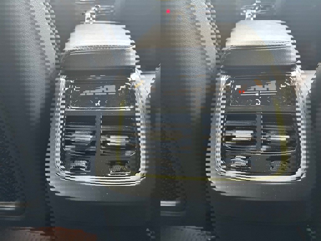 Certified 2022 Volvo XC60 B5 Inscription w/ Advanced Package image 11