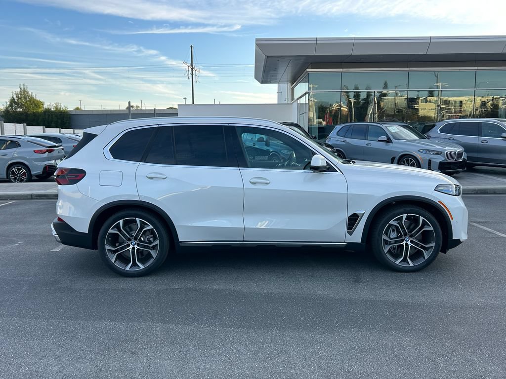 New 2026 BMW X5 xDrive50e AWD/4WD image 6
