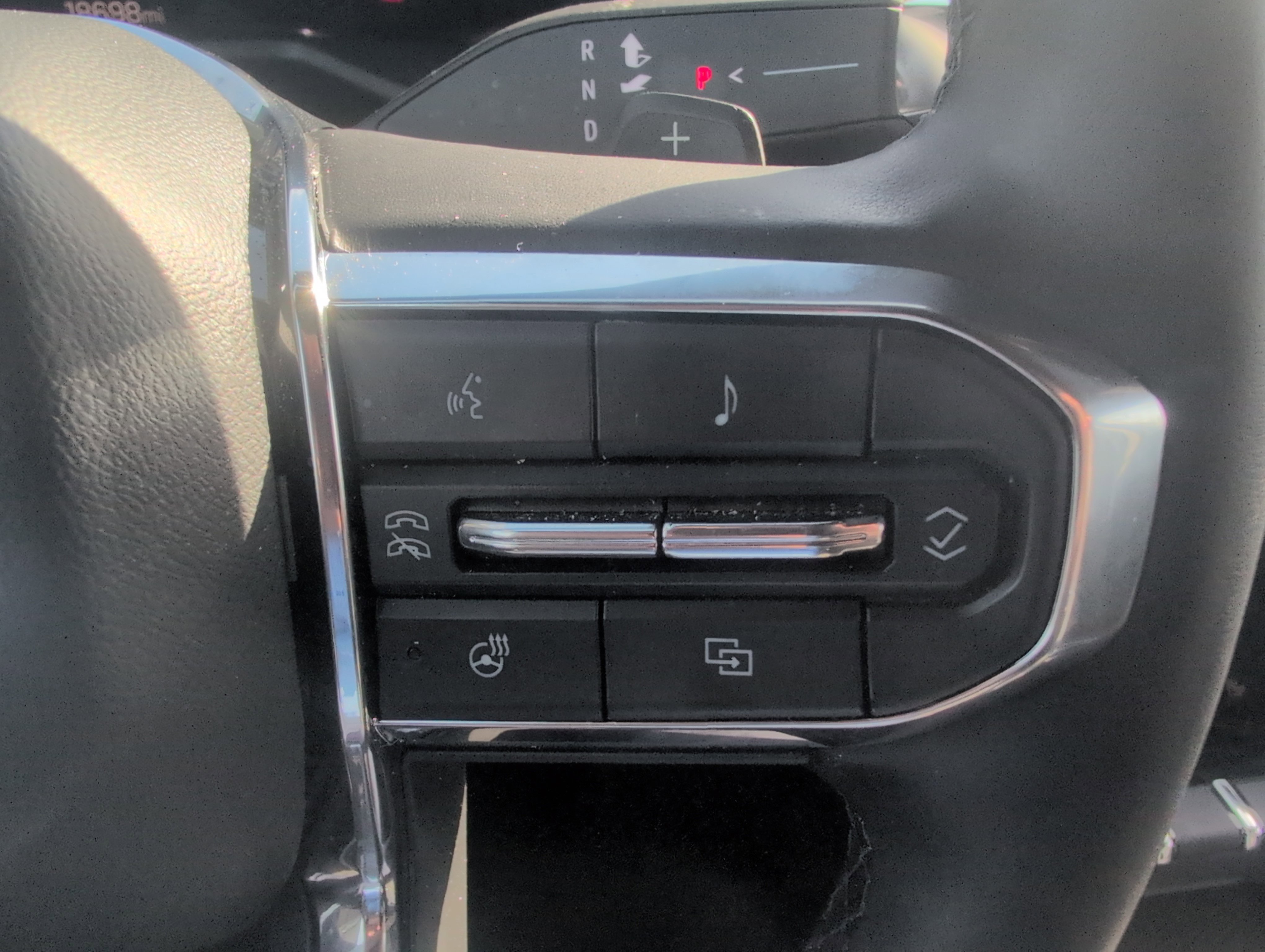 Used 2025 GMC Acadia Elevation image 20