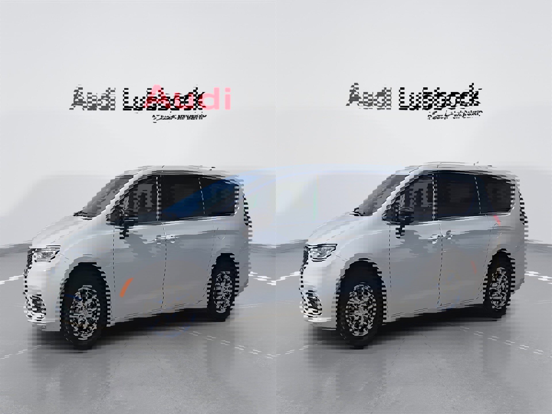 Used 2024 Chrysler Pacifica Touring-L image 5