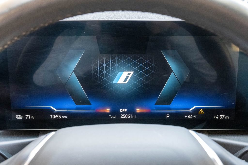 Used 2023 BMW i4 eDrive35 w/ Premium Package image 3