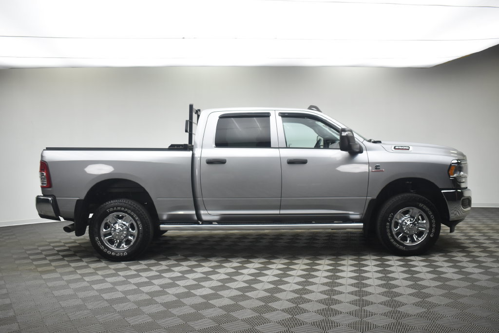 Used 2024 RAM 2500 Tradesman w/ Chrome Appearance Group AWD/4WD image 10