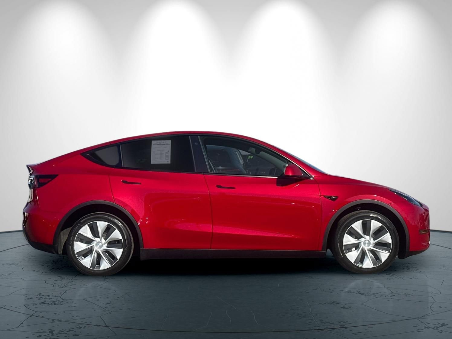 Used 2022 Tesla Model Y Long Range image 3