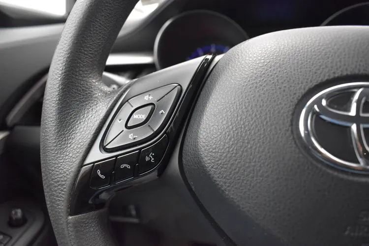 Used 2020 Toyota C-HR LE FWD image 23